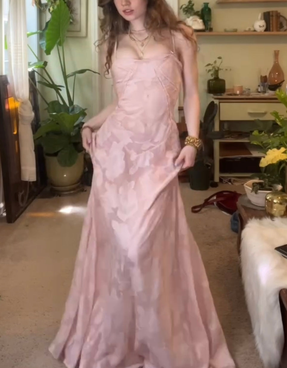 Modisches, sexy, durchsichtiges, schmales Trägerkleid mit Blumenmuster für den Urlaub am Meer